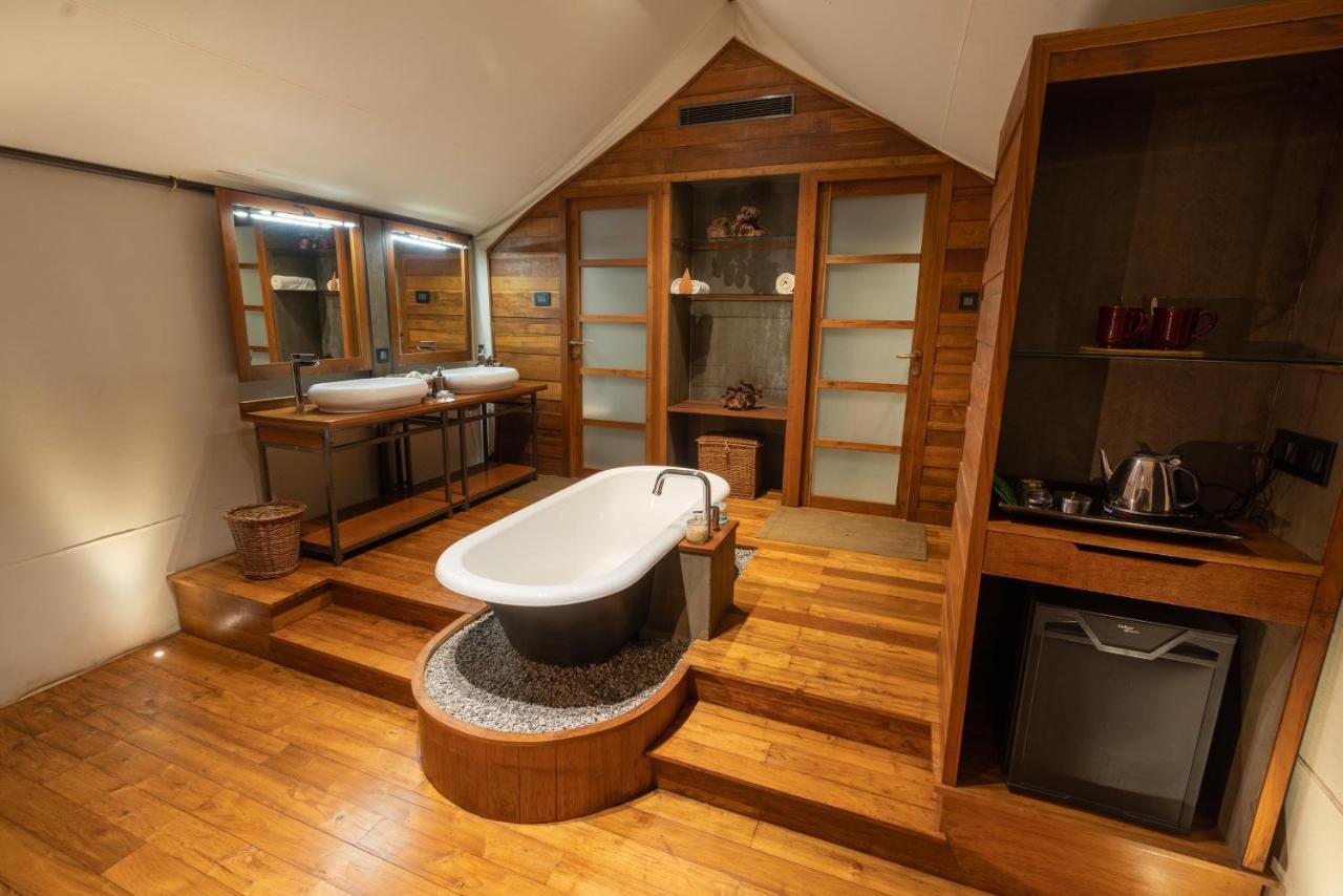 Kaav Safari Lodge, Kabini Begūr Exteriör bild